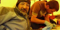 Willmann (right) and Khurana took blood samples from the mice and analyzed their gene expression in order to monitor their response to different hypoxic conditions. Elevation: 5,300 meters. Courtesy of Gabriel Willmann