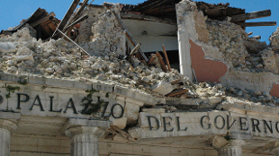 Italian scientists on shaky ground image: Italian scientists on shaky ground