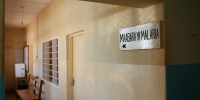 Sign at the Korogwe district hospital pointing to the malaria laboratory (in Swahili).