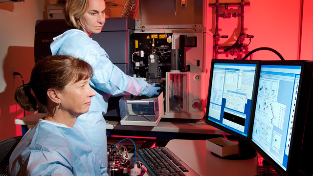 Researchers performing flow cytometry at the J. David Gladstone Institutes, the #1-ranked institution in this year's Best Places to Work in Academia survey.Gladstone Institutes